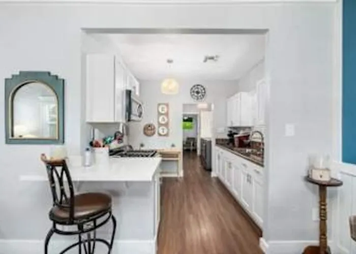 Apex Executive - 1422 E Brill St Phoenix