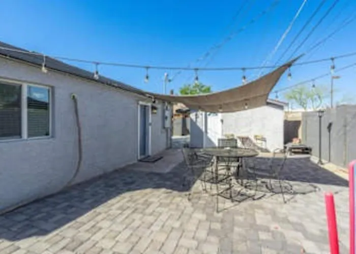 Apex Executive - 1422 E Brill St Apartment