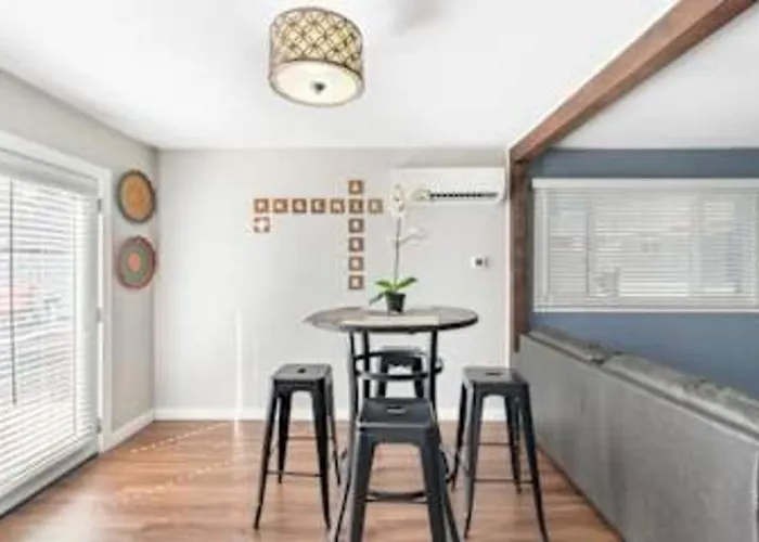 Apartment Apex Executive - 1422 E Brill St *