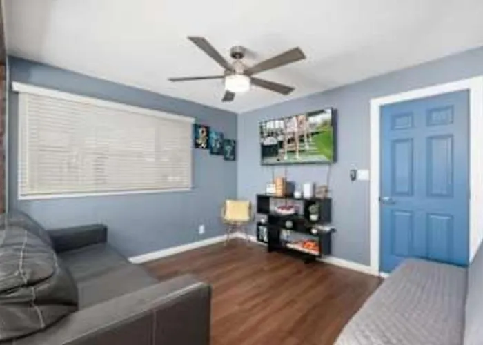Apex Executive - 1422 E Brill St *