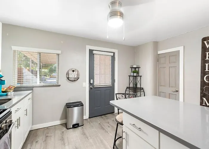 Apex Executive - 1422 E Brill St Apartment Phoenix