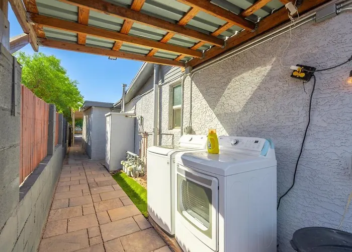 Apartment Apex Executive - 1422 E Brill St