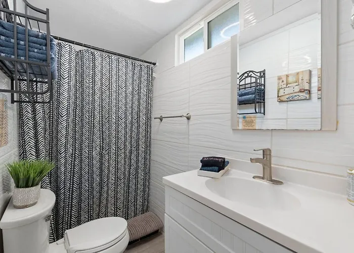 Apartment Apex Executive - 1422 E Brill St *